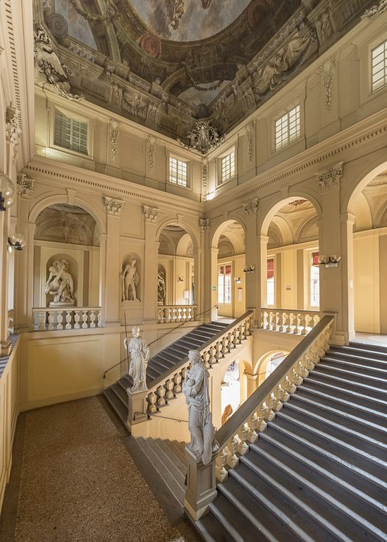 Interno di Palazzo Hercolani a Bologna